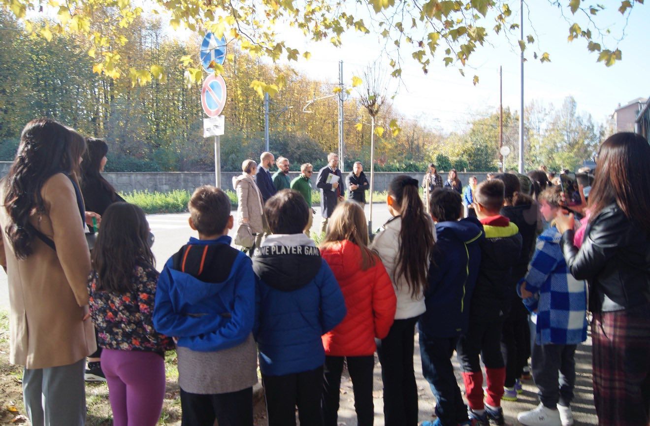 DONA UN ALBERO – INIZIATIVA DELLE FAMIGLIE DELLE CLASSI QUINTE MATTEOTTI